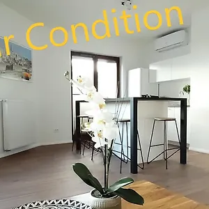 Port Apartment Warschau